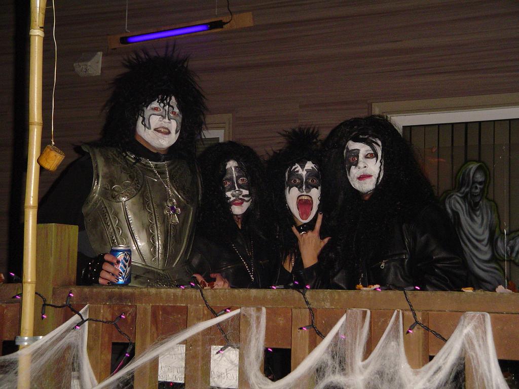 You wanted the best and you got the best, the hottest band in the world... KISS!