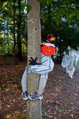 Clinging Pumpkinhead Scarecrow