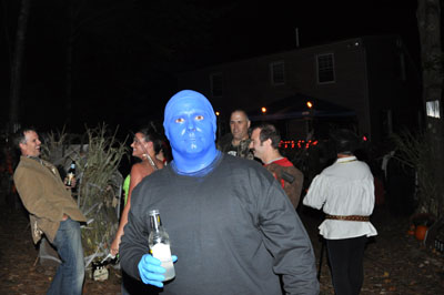 Blue Man drink too (what happened to Fro?)